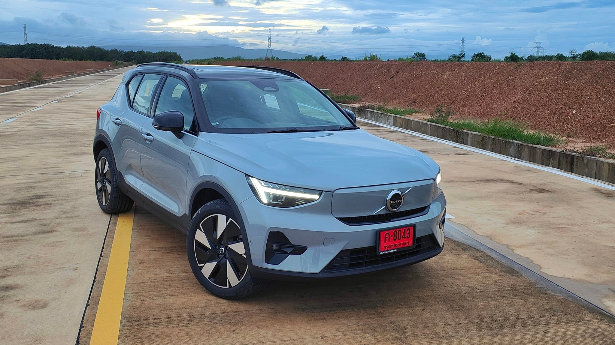 รีวิว Volvo EX40 / XC40 Twin motor เปลี่ยนเยอะกว่าเก่าหลายอย่าง!